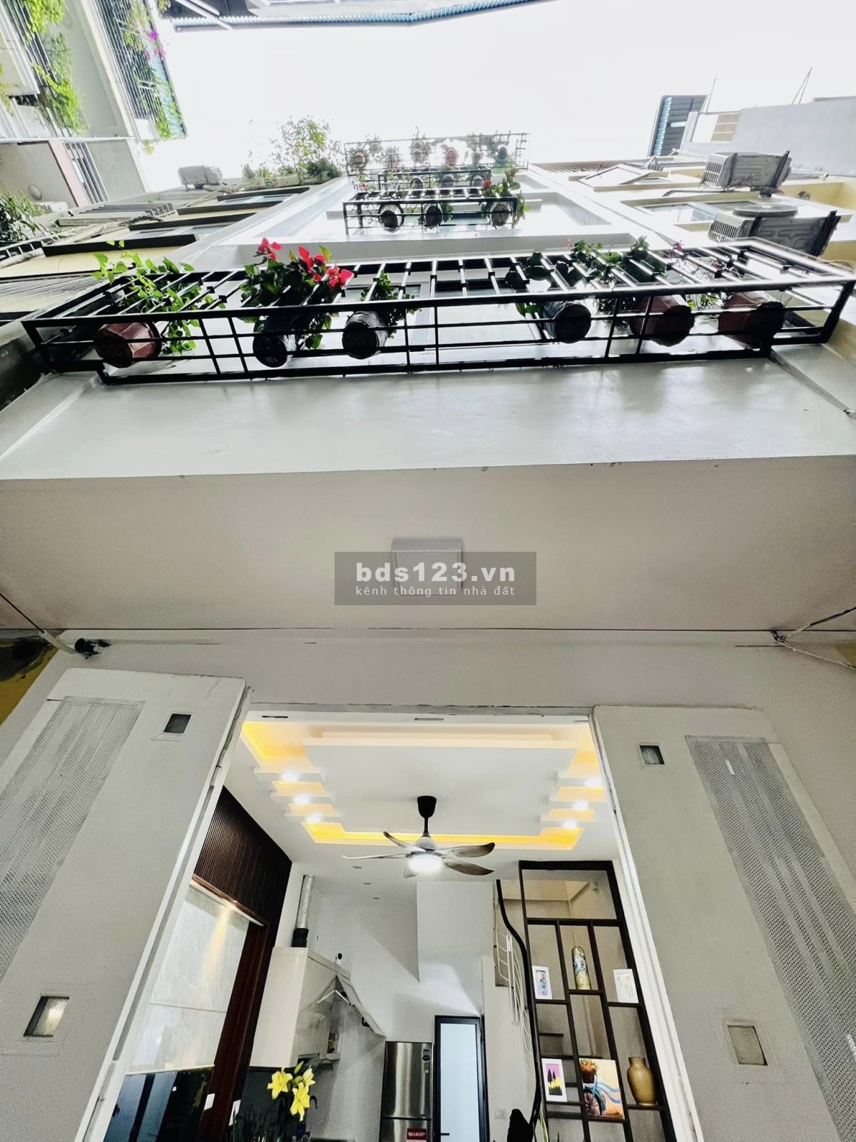 Cần bán căn nhà 40m2, 4 tầng tại Bạch Mai - full nội thất. Giá 4.69 tỷ.