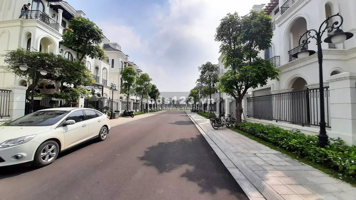 Bán biệt thự song lập 183.5m2 khu Vip Hồ Ngọc Trai 24.5ha giá 43.6 tỷ Vin Gia Lâm (0985941715)