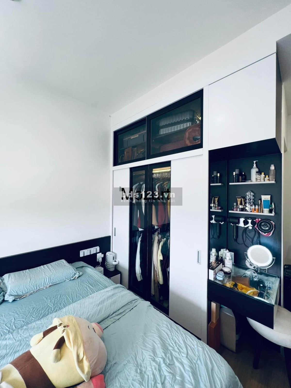 Chính chủ cần bán căn hộ 68m2 Lavita Charm full nội thất tại ngã tư Bình Thái