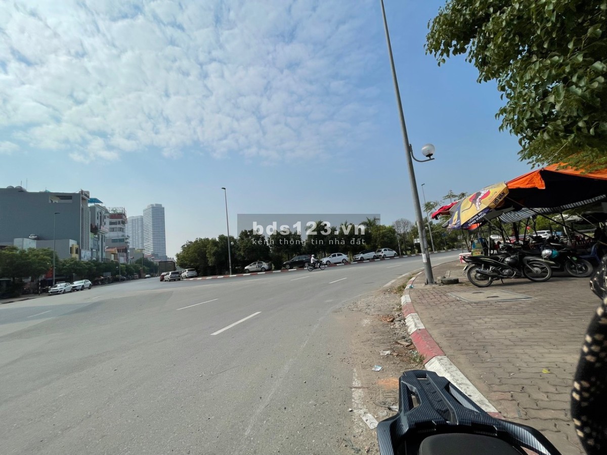 Cần bán nhà phố kinh doanh sầm uất tại Nhật Tân - Đông Anh - 96.7M - Contener đánh võng - trên 20 tỷ