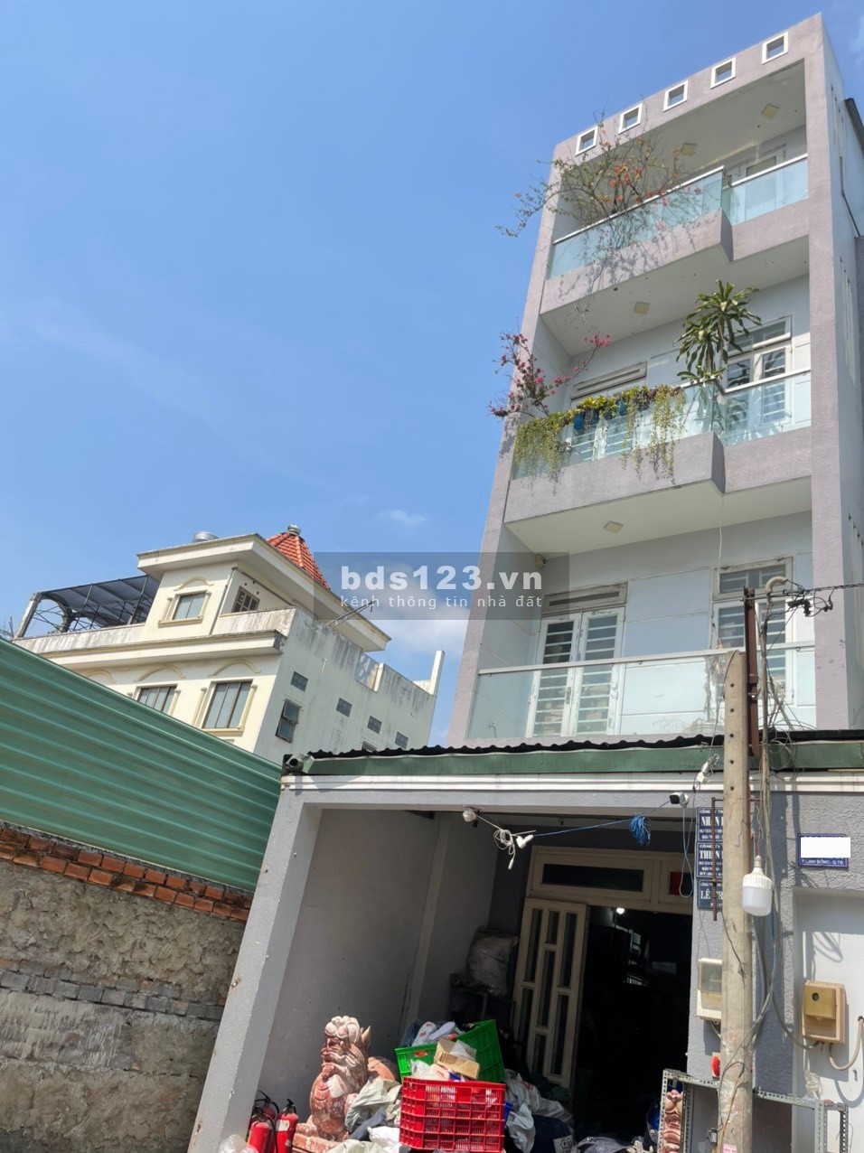 Cần bán nhà ở trung tâm Thủ Đức, dt đất 64,9m2 - 4 tầng, Kha Van Cân; chủ giám chỉ còn 6.650 TỶ
