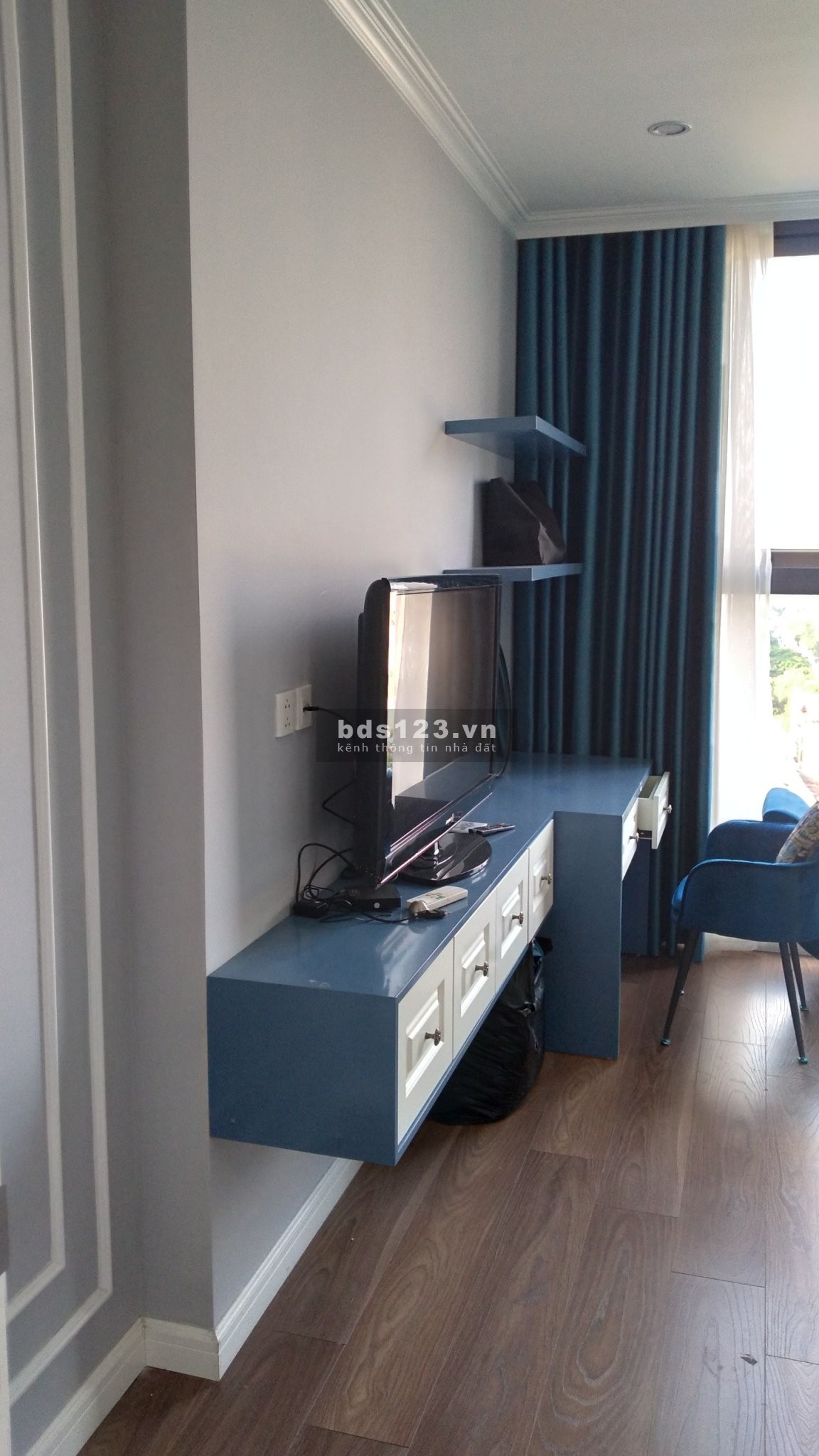 Chính chủ cần bán nhanh lô góc căn hộ cao cấp D'.El Dorado view ôm trọn Hồ Tây