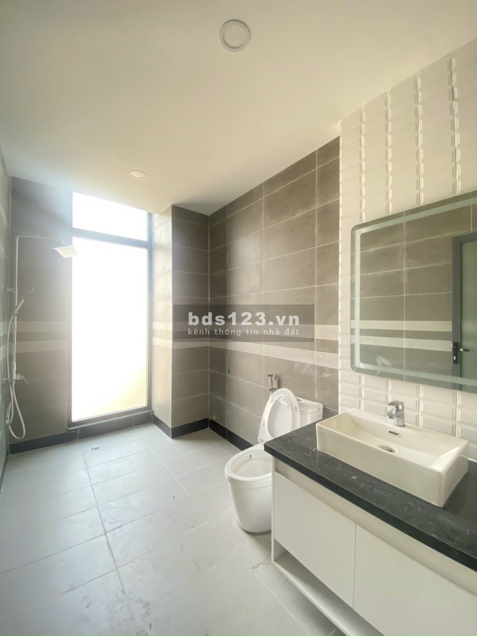 Cần bán gắp căn nhà tại Thủ Đức