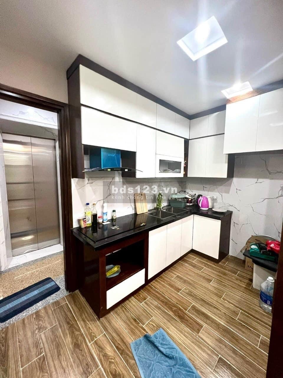Bán nhà 8 tầng có thang máy, gara ô tô, phân lô ô tô ở Nguyễn Ngọc Nại 48m2, giá 11.5 tỷ