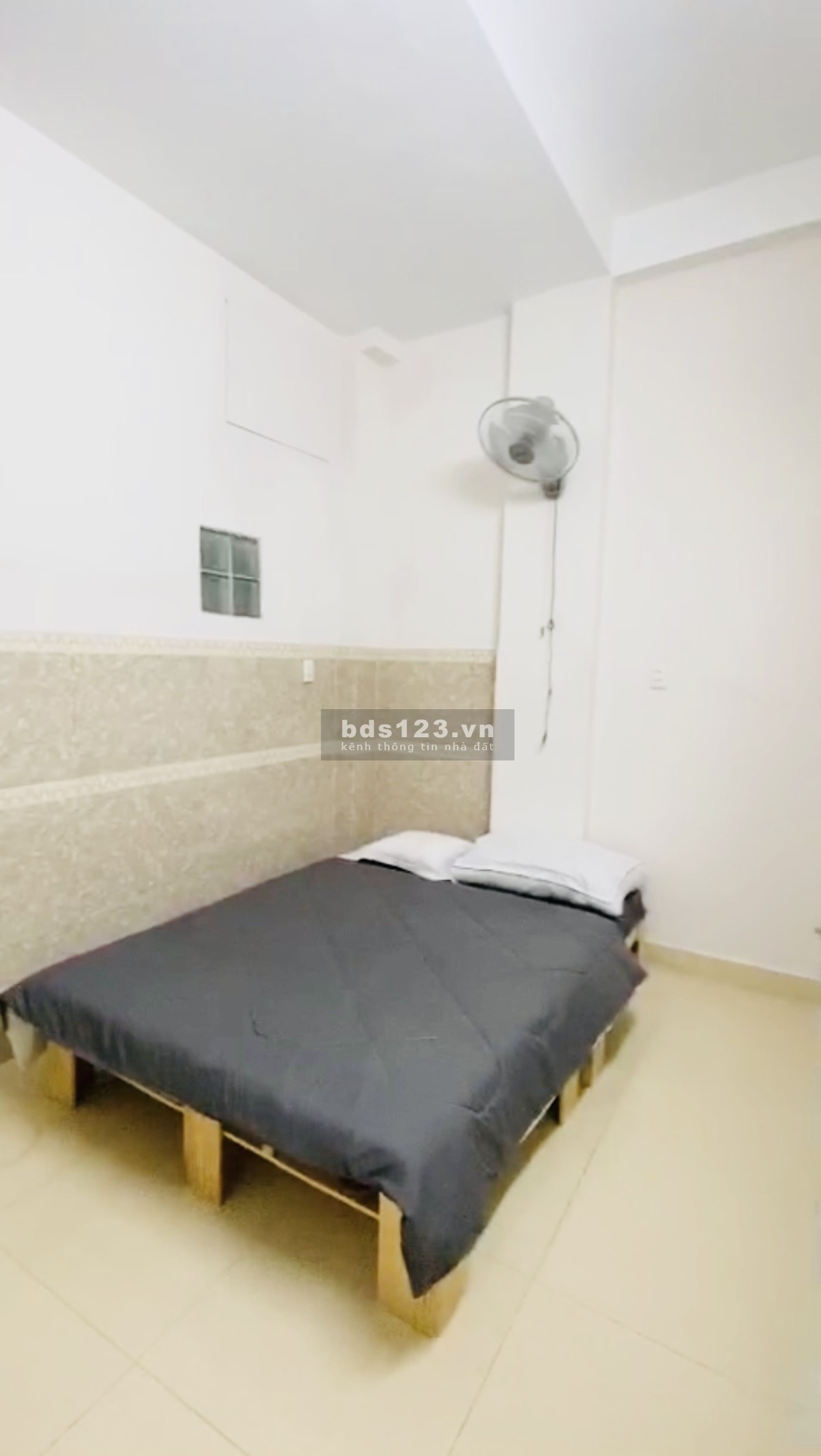 Chính chủ cho thuê căn hộ dịch vụ Giaỉ Phóng Tân Bình 1PN, tách bếp chỉ 4 triệu 300K.