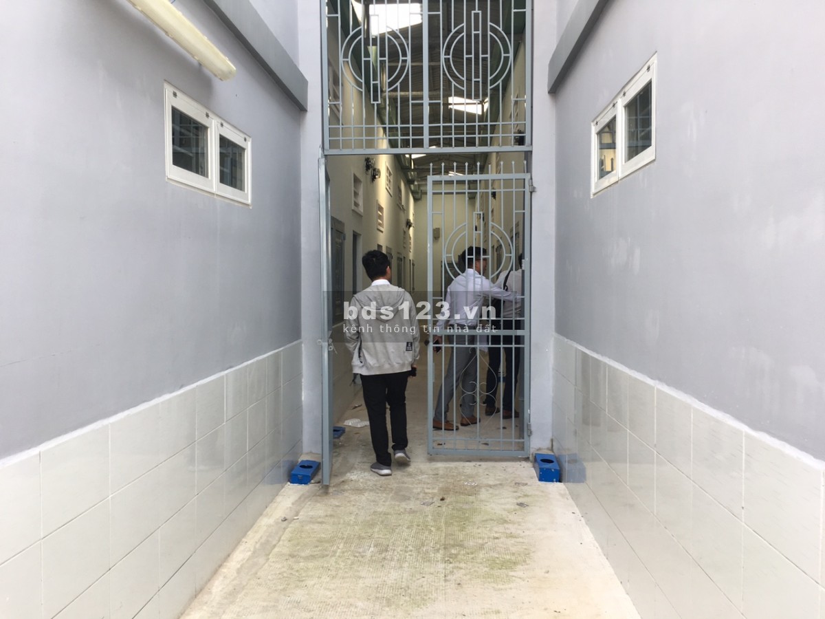 Tôi cần bán đất 450m2 sát quốc lộ 13 + 14p. Trọ - 2kiot ngay chợ, kcn giá 890tr. Lh: 0969739583