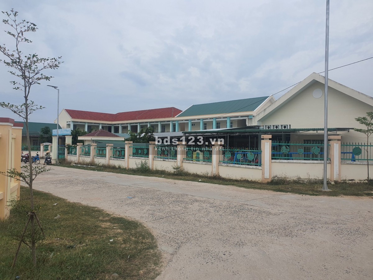 Bán đất đẹp Ninh Lộc, cách UBND chỉ mấy bước chân