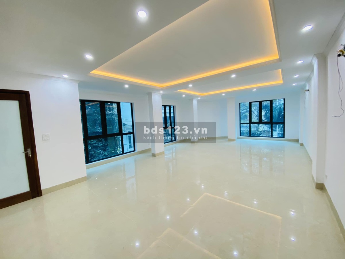 Tòa thương mại siêu đẹp Huỳnh Thúc Kháng (Đống Đa) 7 tầng thang máy, MT 16m, Lô góc, Ô TÔ