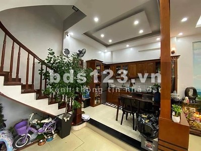 Bán nhà Tam Trinh 5 tầng, nhà đẹp, có thể ở ngay, ngõ nông rộng, nhỉnh 4 tỷ, ô tô 10m