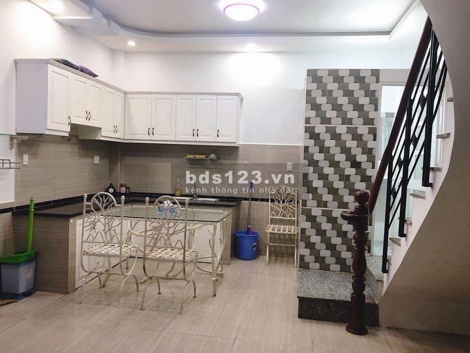 Phòng cho thuê Full nôi thất trung tâm quận Bình Thạnh giá 3,5 triệu . Liên hệ 0938961123