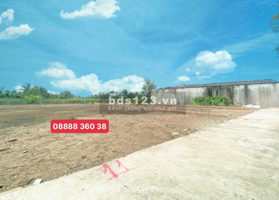 Bán đất nền gần KCN Thuận Đạo, 108m2, 100% thổ cư, dân cư đông đúc, SHR