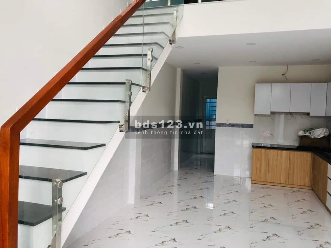 Chính chủ bán gấp nhà mặt tiền có sổ hồng riêng Bình Chánh, Hồ Chí Minh