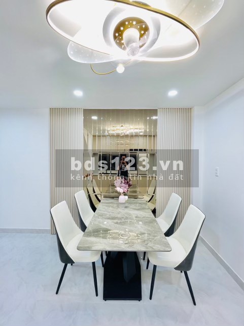 Chủ NGỘP bán rẻ nhà mới tính hẻm ô tô tận nhà. Chỉ 6,950 tỷ còn TL