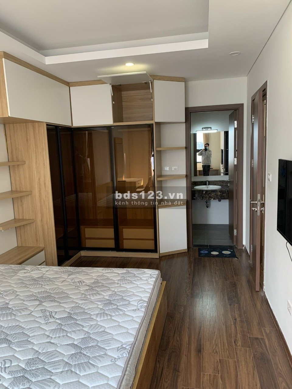 Bán căn N01-T1 T20 3pn2vs mới tinh đẹp lung linh – Toàn bộ nội thất đã hoàn thiện 700tr . Giá 5,x tỷ
