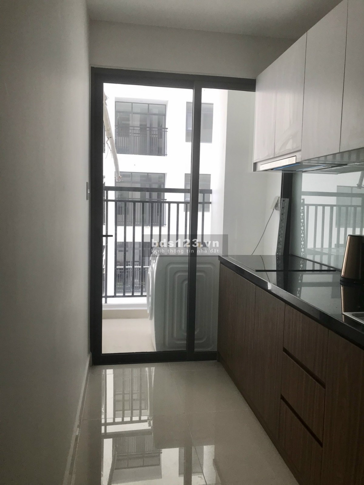 Cần bán căn hộ phú Đông Premier, căn góc, 75m2, view Tây Bắc, cửa Đông Nam