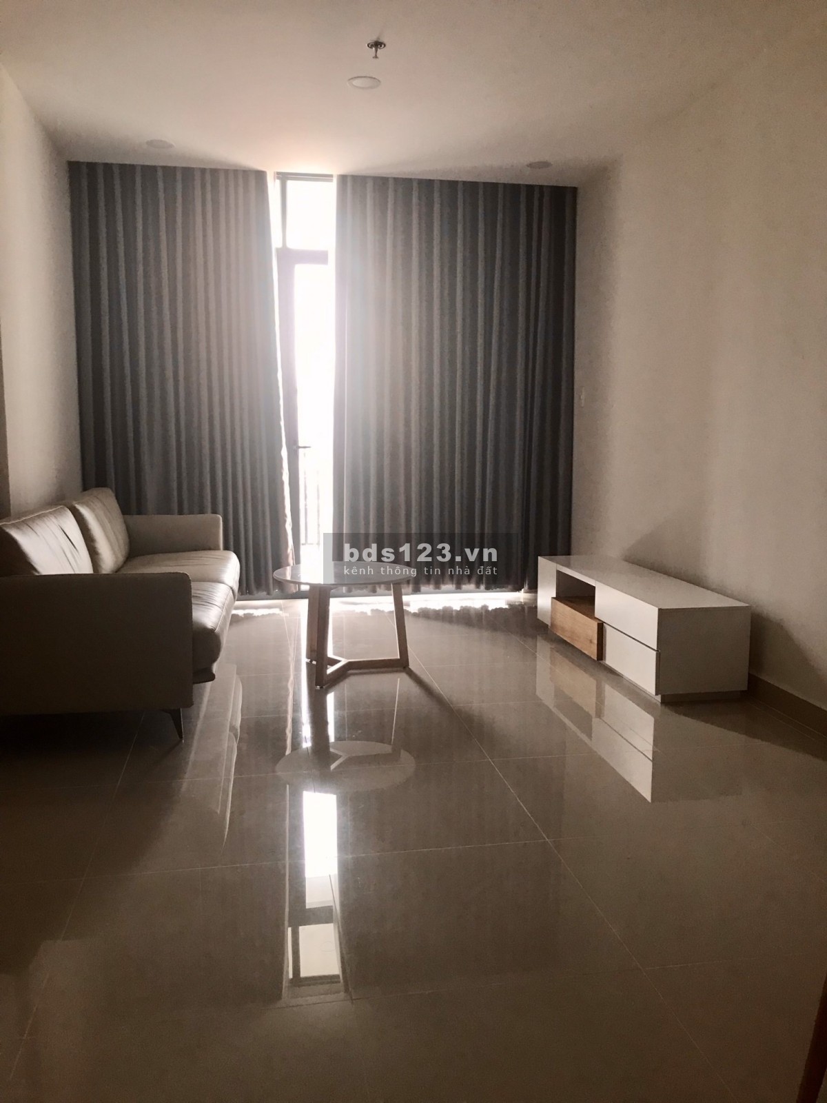 Cần bán căn hộ phú Đông Premier, căn góc, 75m2, view Tây Bắc, cửa Đông Nam