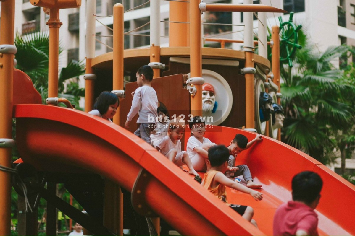 Gia đình cần tiền bán gấp căn 2PN 1VS giá 1,500 triệu bên Vinhomes Ocean Park