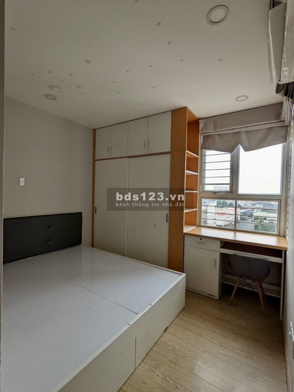 Cho thuê căn hộ Him Lam Phú Đông, view Đông Nam, full nội thất, 10tr