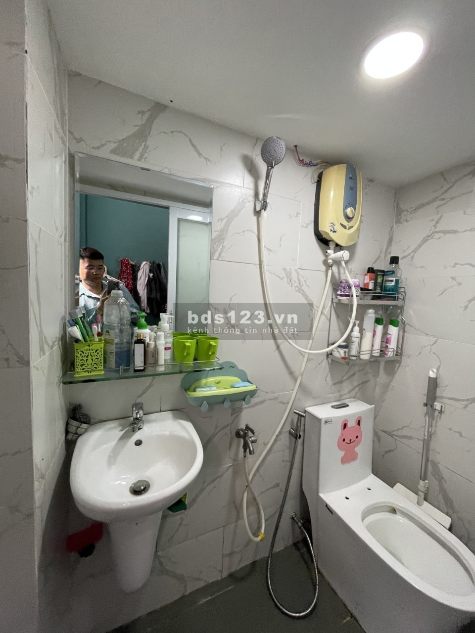 Bán nhà 2.6 tỷ đồng, có ngay nhà lô góc 2 mặt tiền hẻm Đất Thánh P6 Tân Bình, 3pn 3wc, 19m2.