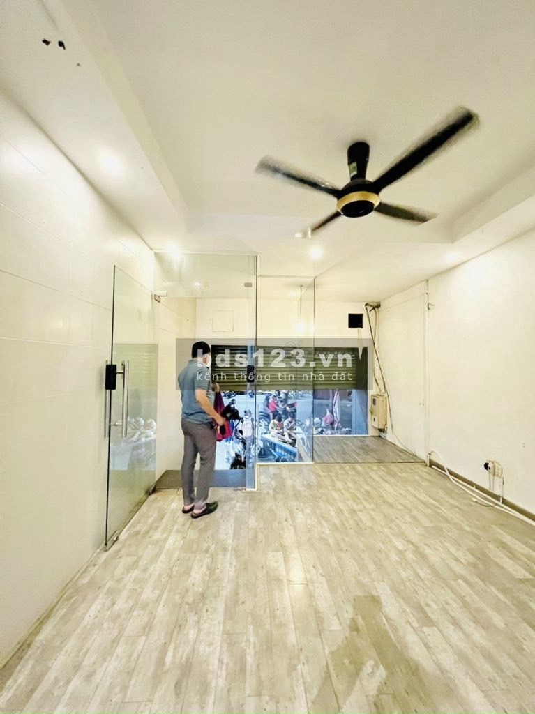 Cho thuê mặt bằng riêng biệt Đề Thám Q1
