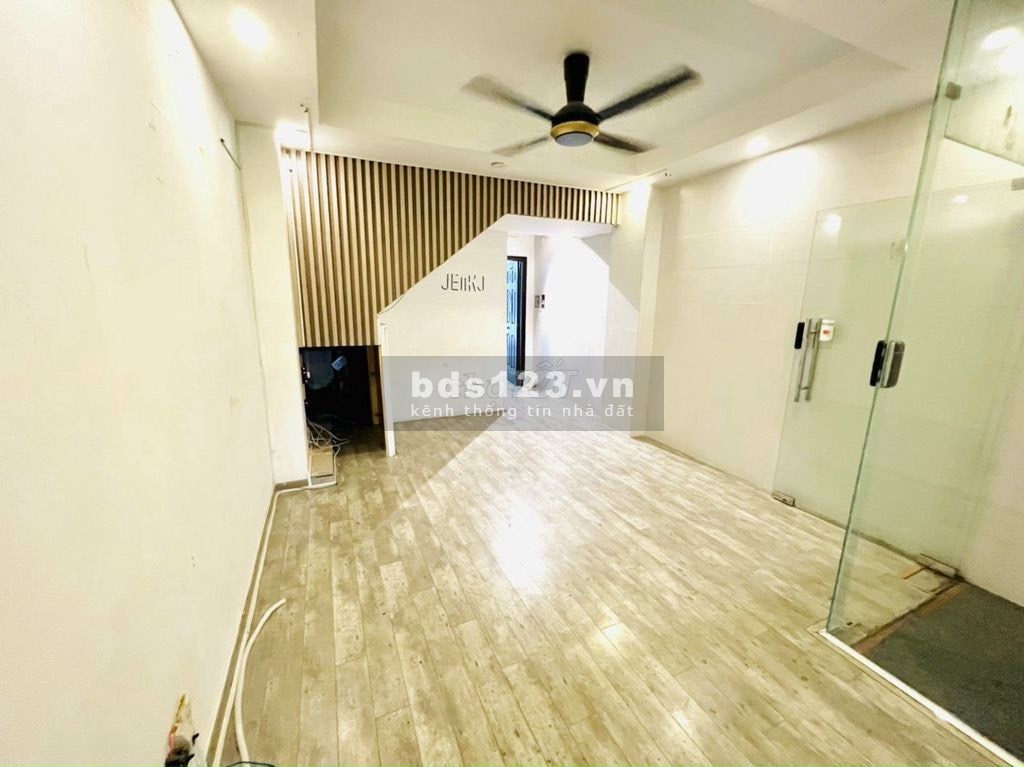 Cho thuê mặt bằng riêng biệt Đề Thám Q1