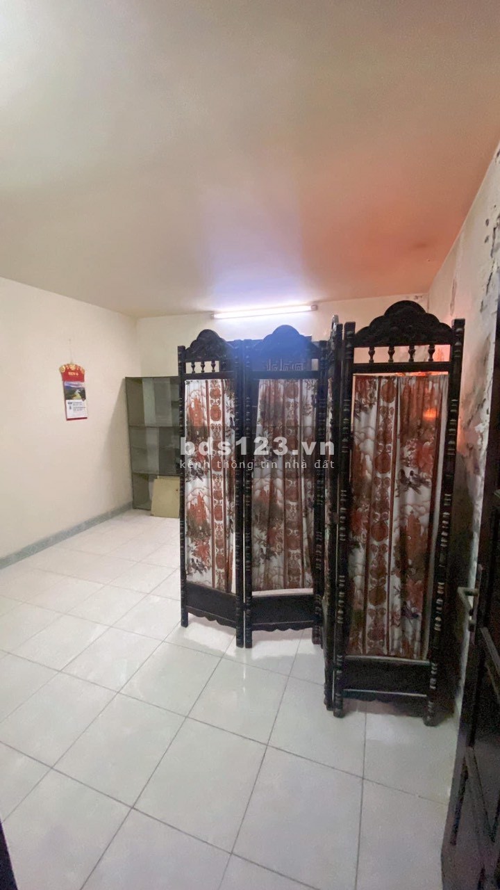 Bán nhà riêng, Gara Ô Tô, Lô Góc, Kinh Doanh Đa Dạng Loại Hình.Quan Nhân DT83m2, MT4.8, Giá 11 Tỷ