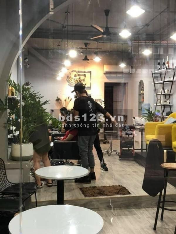 Cho thuê nhà căn góc 2 mặt tiền Nguyễn Trọng Tuyển