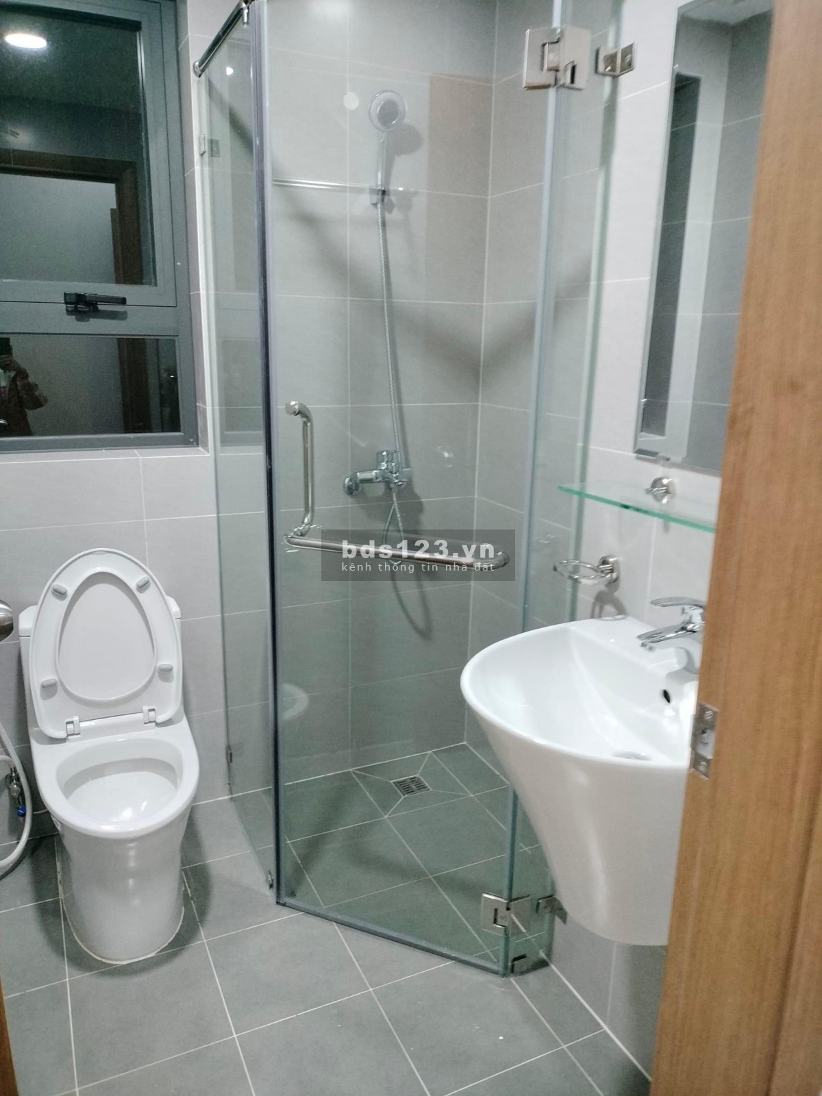 Cho thuê căn hộ Bcons Garden 2PN 2WC, nhà mới, có NT cơ bản. LH: 0909804412