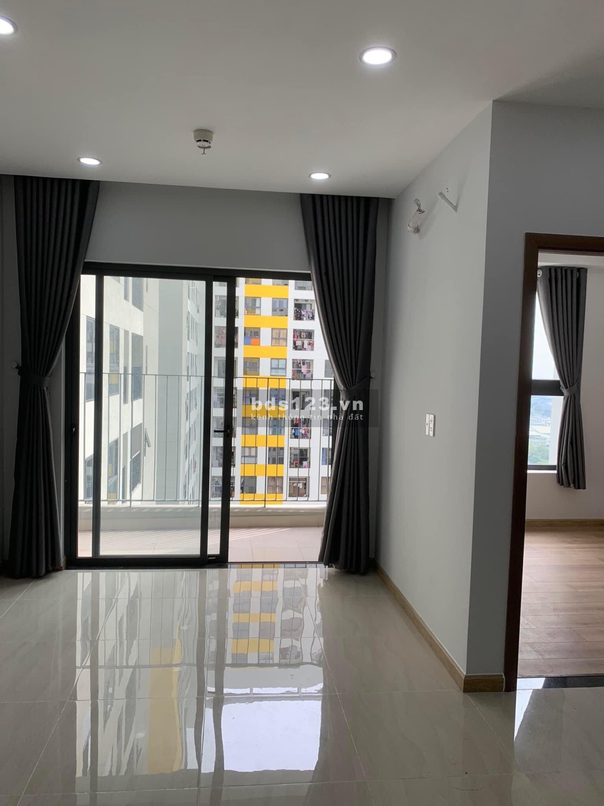 Cho thuê căn hộ Bcons Garden 2PN 2WC, nhà mới, có NT cơ bản. LH: 0909804412
