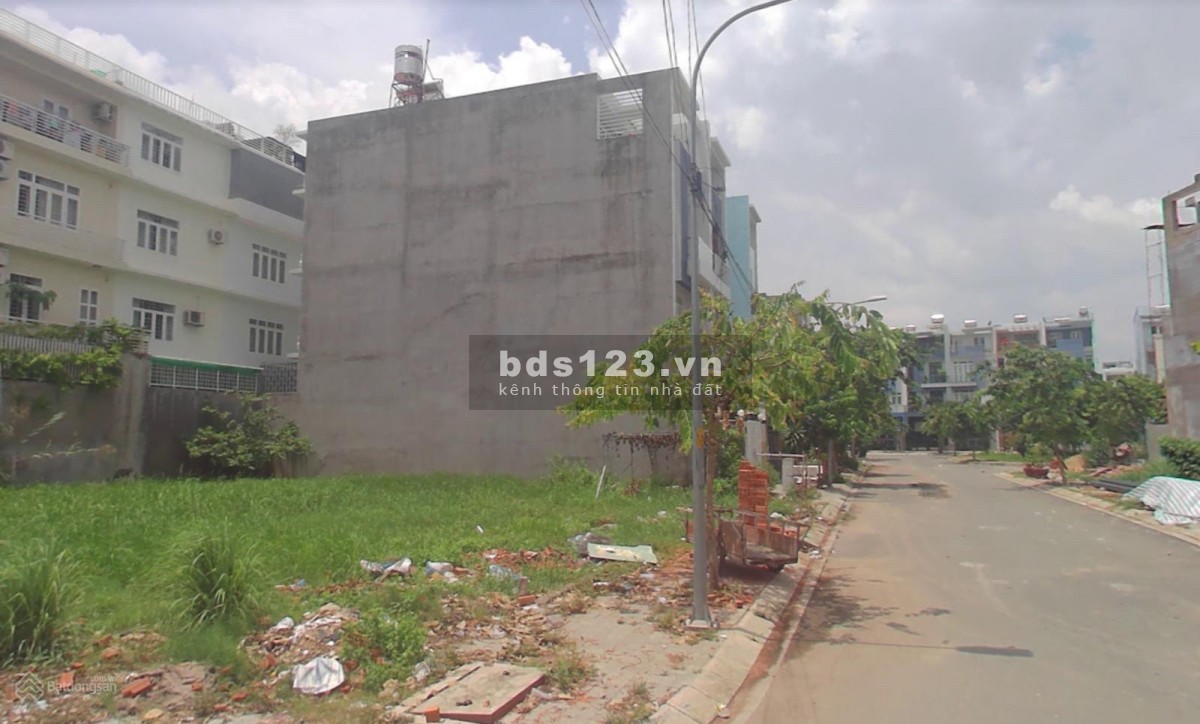 Bán nhanh lô đất ngay KDC Sông Đà, Thủ Đức, do ngộp lãi suất ngân hàng, giá 2,7 tỷ/80m2, sổ riêng