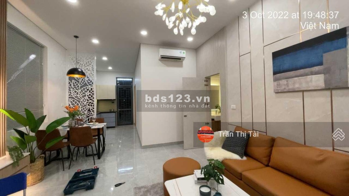 Nhà mẫu Richland Residence quá đẹp, vừa có thể kinh doanh cafe và shop hoa ở ngay tầng trệt.