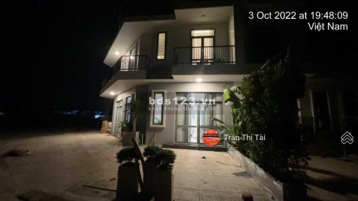 Nhà mẫu Richland Residence quá đẹp, vừa có thể kinh doanh cafe và shop hoa ở ngay tầng trệt.