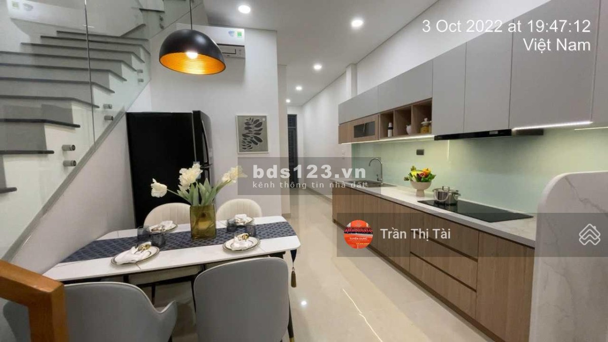 Nhà mẫu Richland Residence quá đẹp, vừa có thể kinh doanh cafe và shop hoa ở ngay tầng trệt.