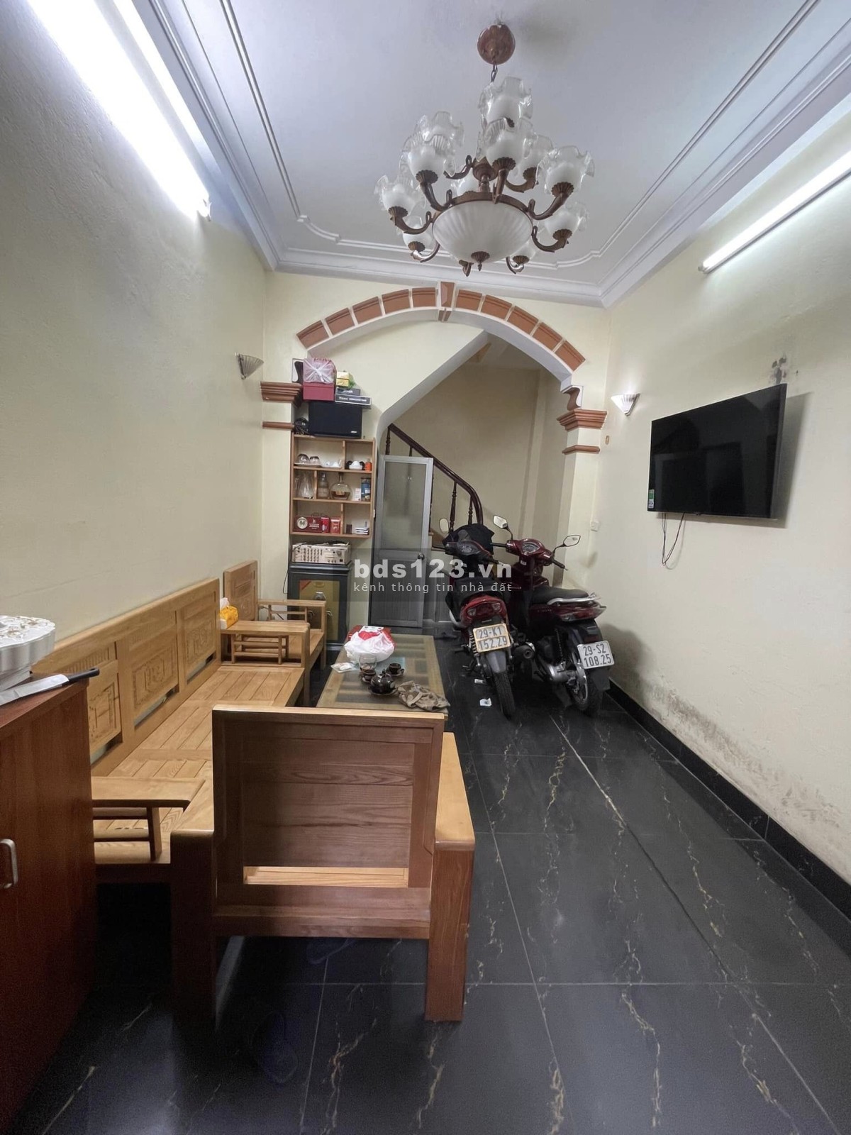 Bán nhà phố Hoàng Hoa Thám, cách ô tô 5m, giá bán chỉnh chỉ từ 2 tỷ