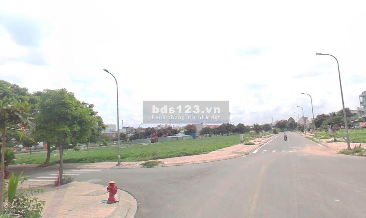 Bán nhanh lô đất ngay KDC Sông Đà, Thủ Đức, do ngộp lãi suất ngân hàng, giá 2,7 tỷ/80m2, sổ riêng