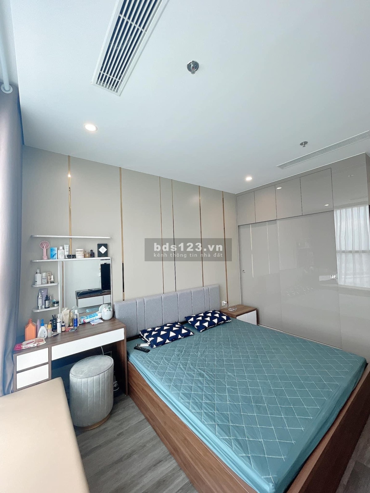 Cần tiền bán chung cư cắt lỗ căn 2PN + 2VS full đồ giá 1.7 tỷ tại Vin Homes Ocean Park