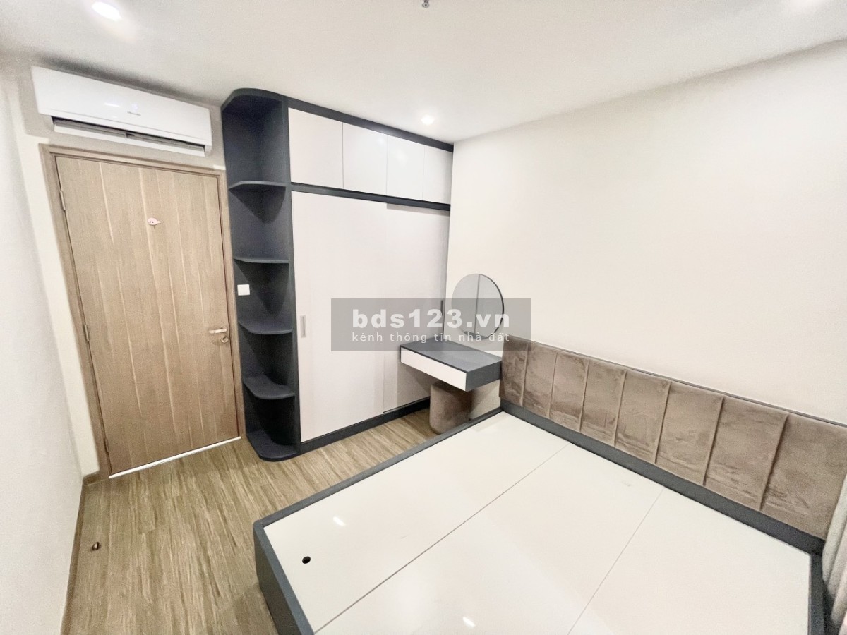 Bán căn hộ dự án Vinhomes Smart City, DT 63m2, giá cắt lỗ 300 triệu