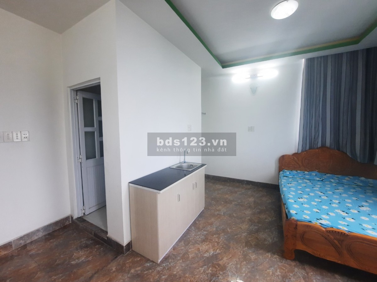 Cho thuê phòng trọ sẵn tủ lạnh giường nệm ban công thoáng giá tốt ngay chợ Hiệp Thành quận 12