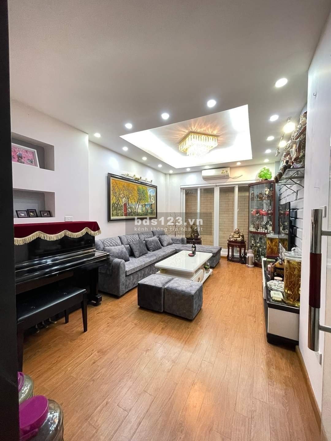 Bán nhà riêng đẹp tại phố Nguyễn Khuyến, Hà Đông, ô tô sát cửa, dt 32m2, 5 tầng, nhiều tiện ích