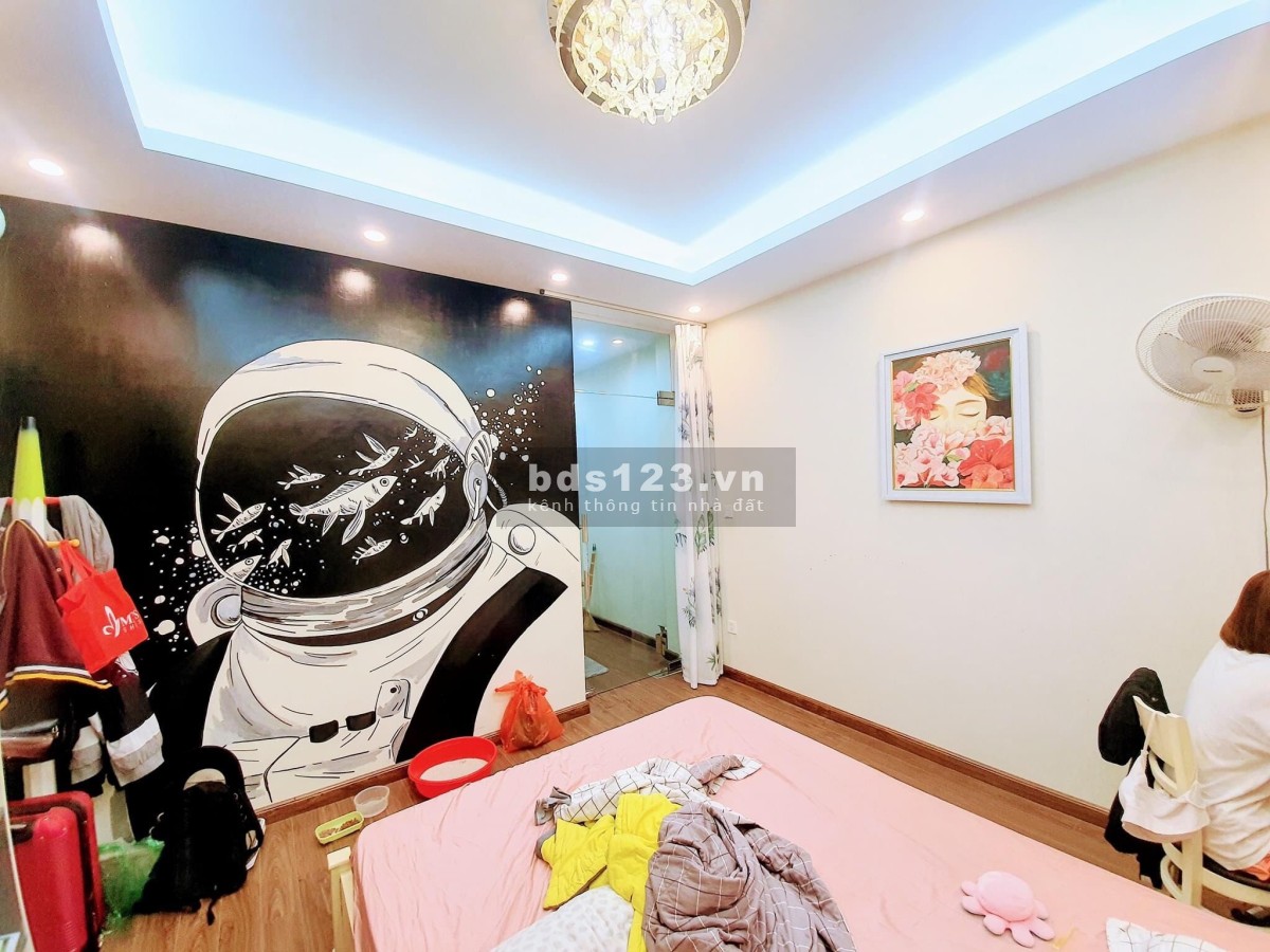 Bán nhà riêng đẹp tại phố Nguyễn Khuyến, Hà Đông, ô tô sát cửa, dt 32m2, 5 tầng, nhiều tiện ích