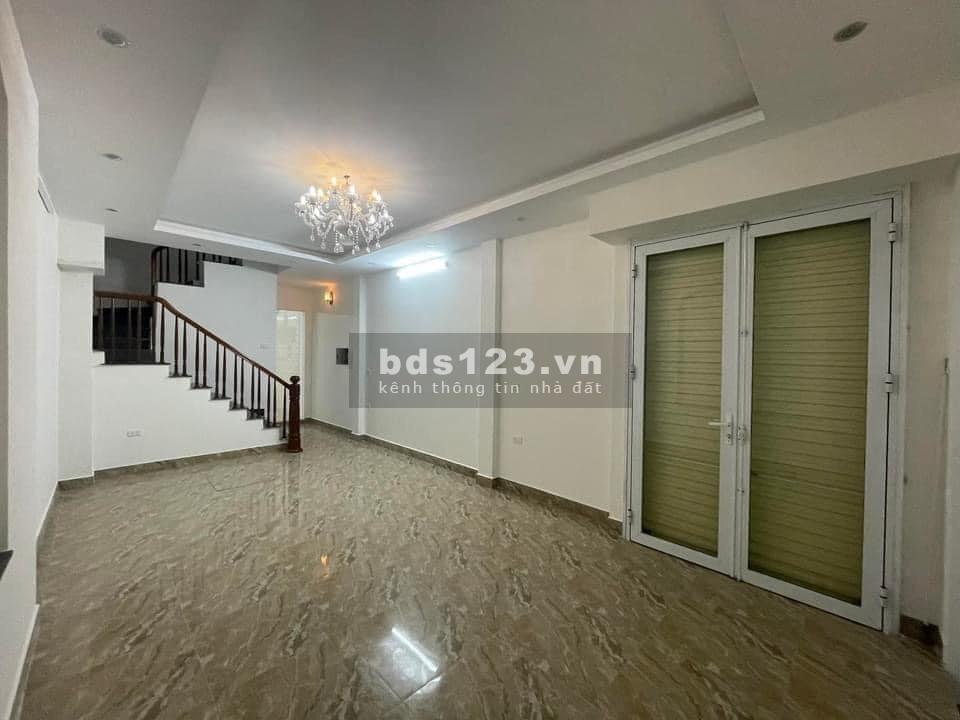 Hàng xóm Royal City, sát phố, gần phố. Nhà mới đẹp, giá chỉ >80tr/m2. Cự lộc 81m2, MT 5m, giá 5.15tỷ