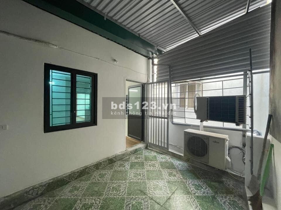 Hàng xóm Royal City, sát phố, gần phố. Nhà mới đẹp, giá chỉ >80tr/m2. Cự lộc 81m2, MT 5m, giá 5.15tỷ