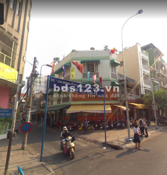 Cho thuê mặt bằng góc 2 mặt tiền Nguyễn Trãi Quận 5