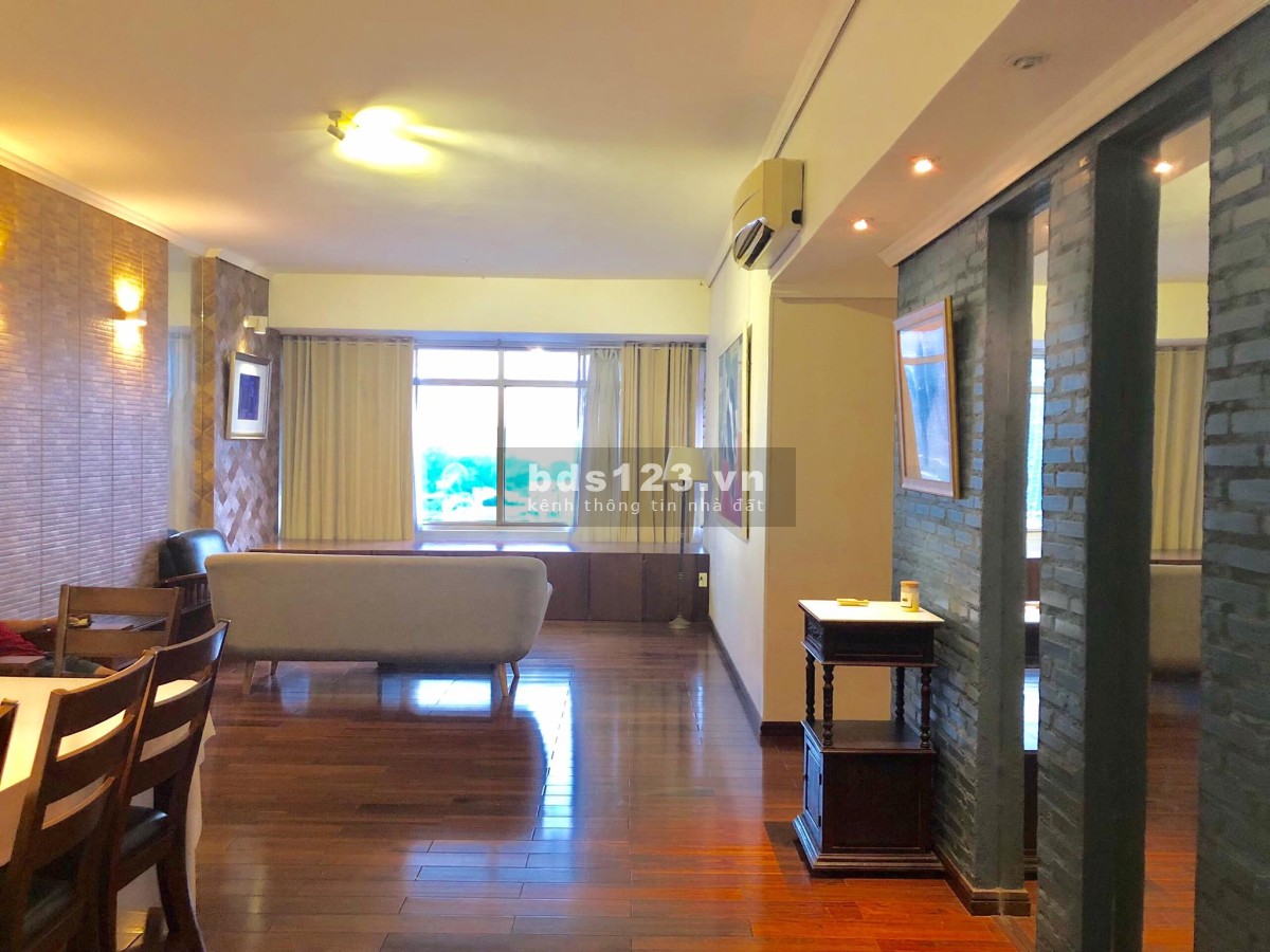 Cho thuê căn hộ view thành phố 140m2, 3PN, FULL nội thất hiện đại tại Saigon Pearl