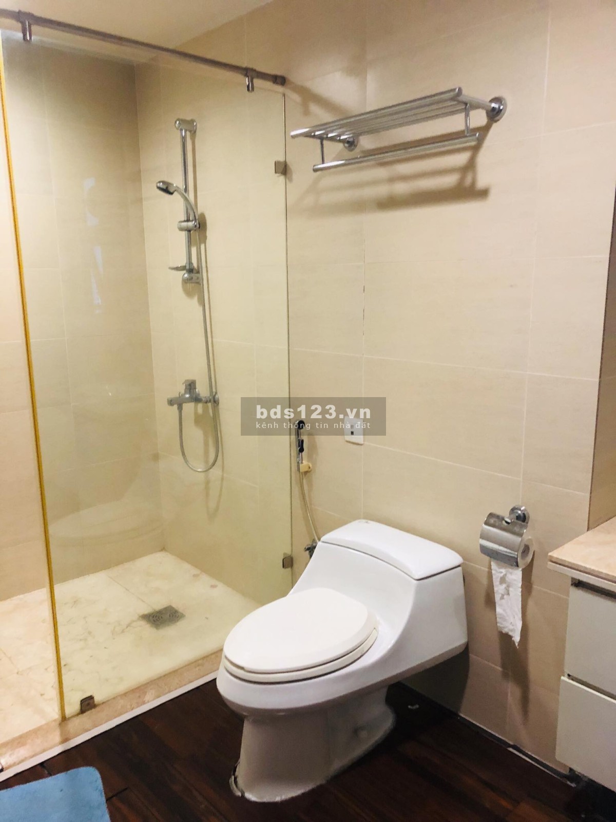 Cho thuê căn hộ view thành phố 140m2, 3PN, FULL nội thất hiện đại tại Saigon Pearl