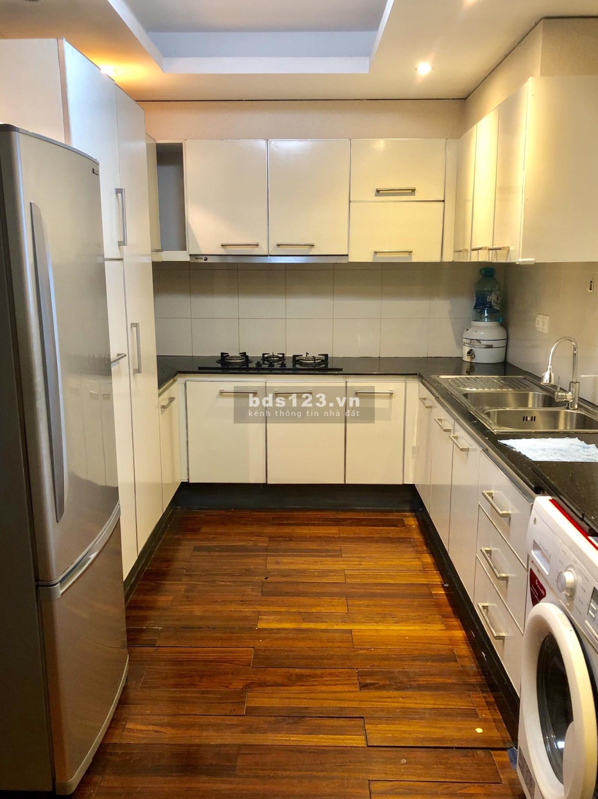 Cho thuê căn hộ view thành phố 140m2, 3PN, FULL nội thất hiện đại tại Saigon Pearl