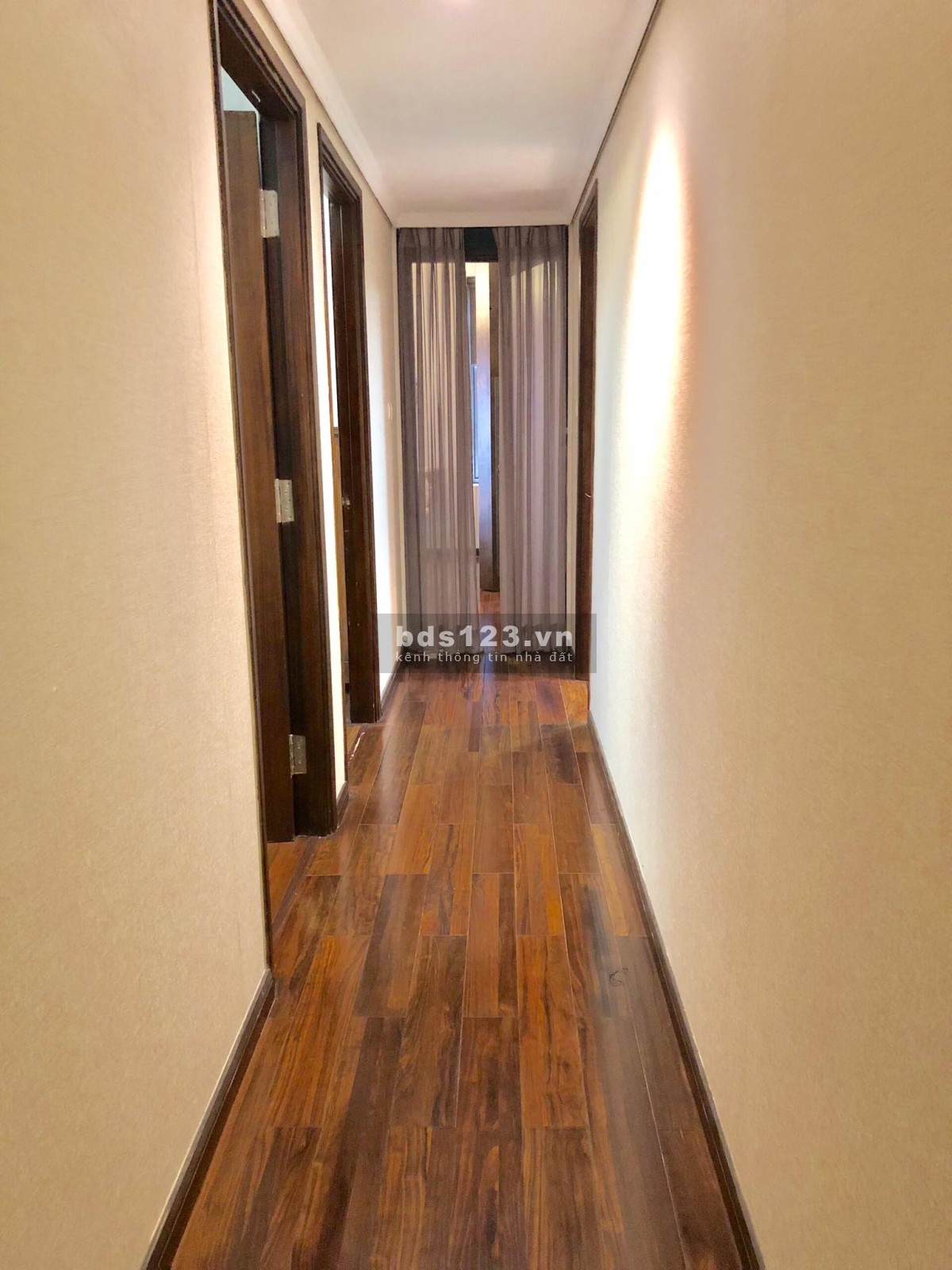 Cho thuê căn hộ view thành phố 140m2, 3PN, FULL nội thất hiện đại tại Saigon Pearl