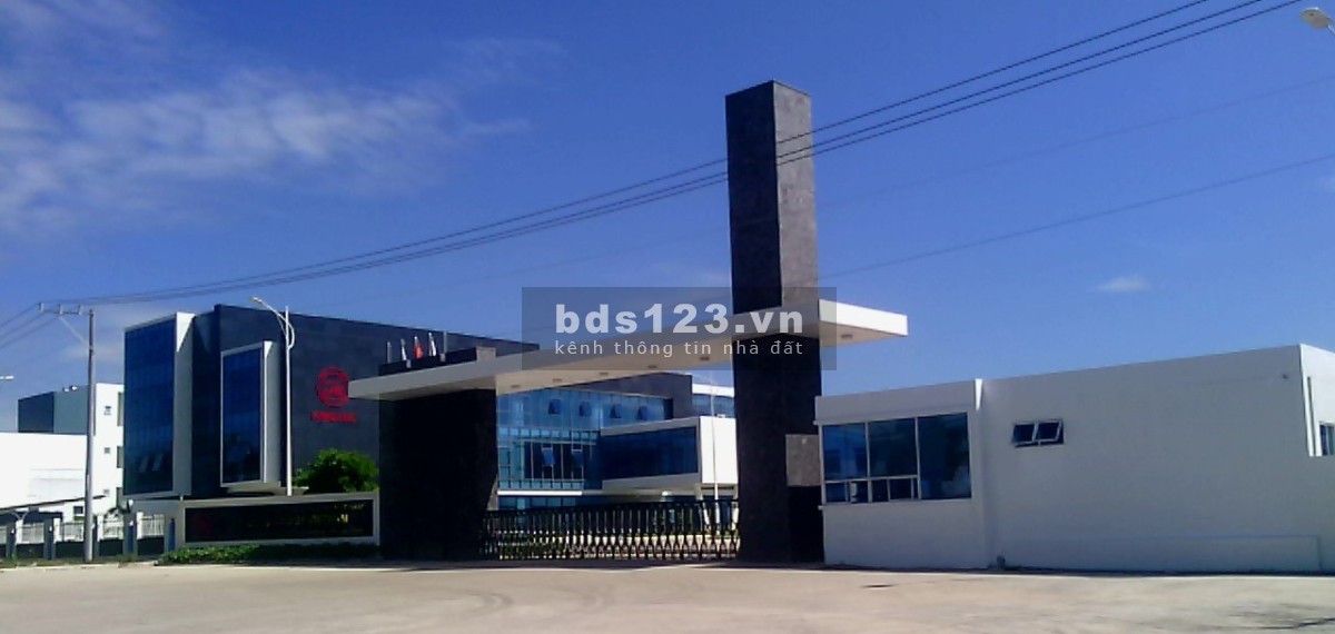 Chính chủ bán gấp lô đất 10x30m, đất thổ cư, có sổ riêng, vị trí sát trung tâm hành chính Mỹ Phước