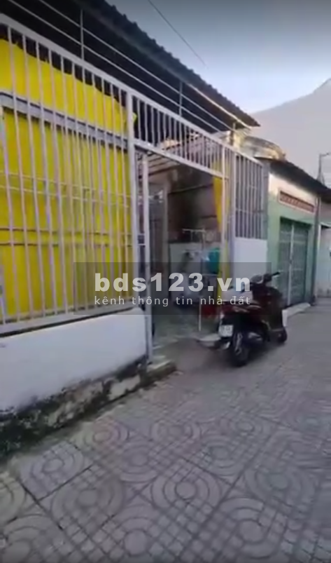 Bán gấp nhà HXH đường 11, Trường Thọ, Thủ Đức chỉ 4.9 tỷ