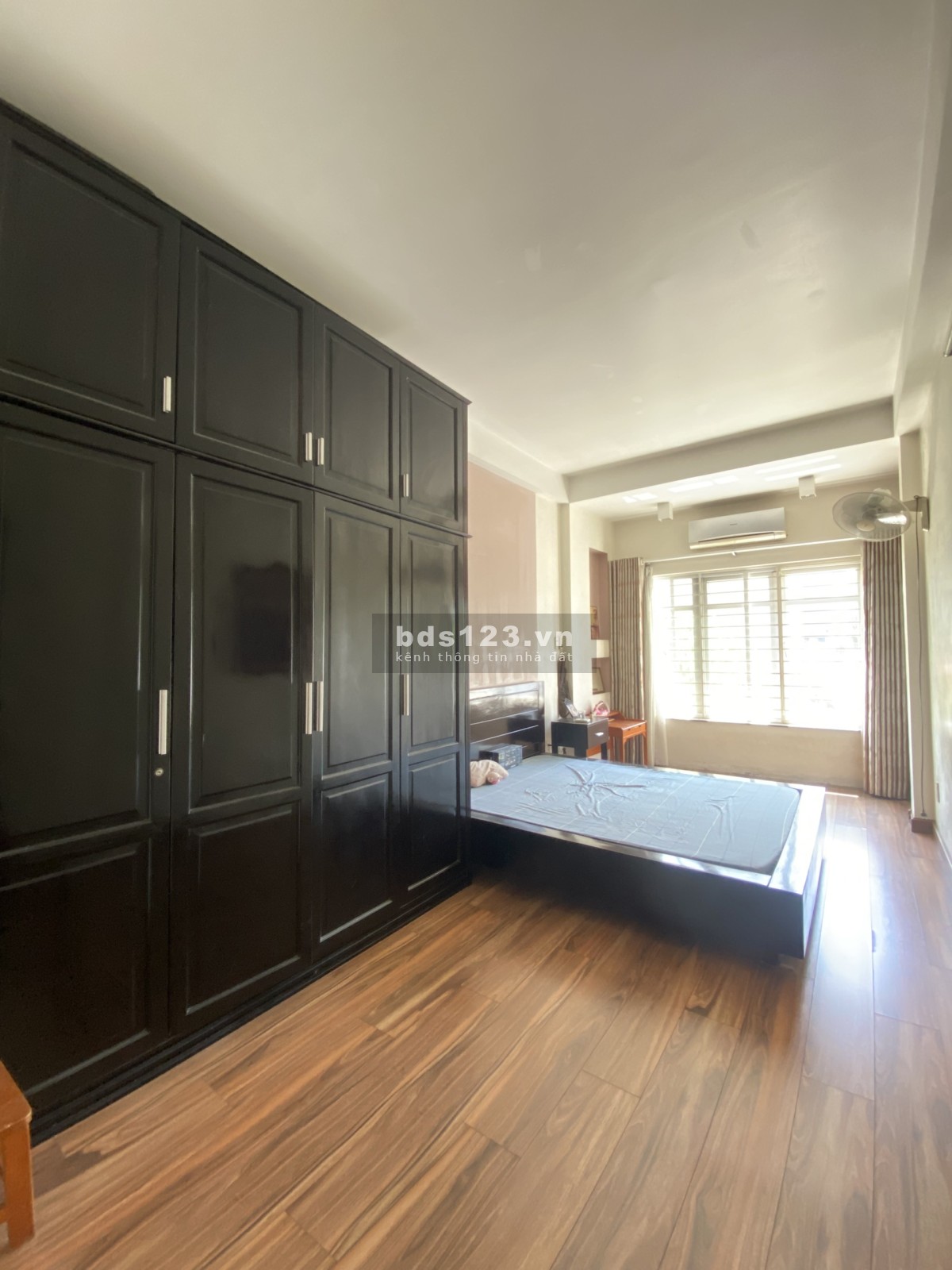 Cho thuê NNC DTSD 130m2 cực rộng với 1 trệt, 2 lầu, 1 sân thượng, chỗ đậu xe hơi. 0902 257 7949